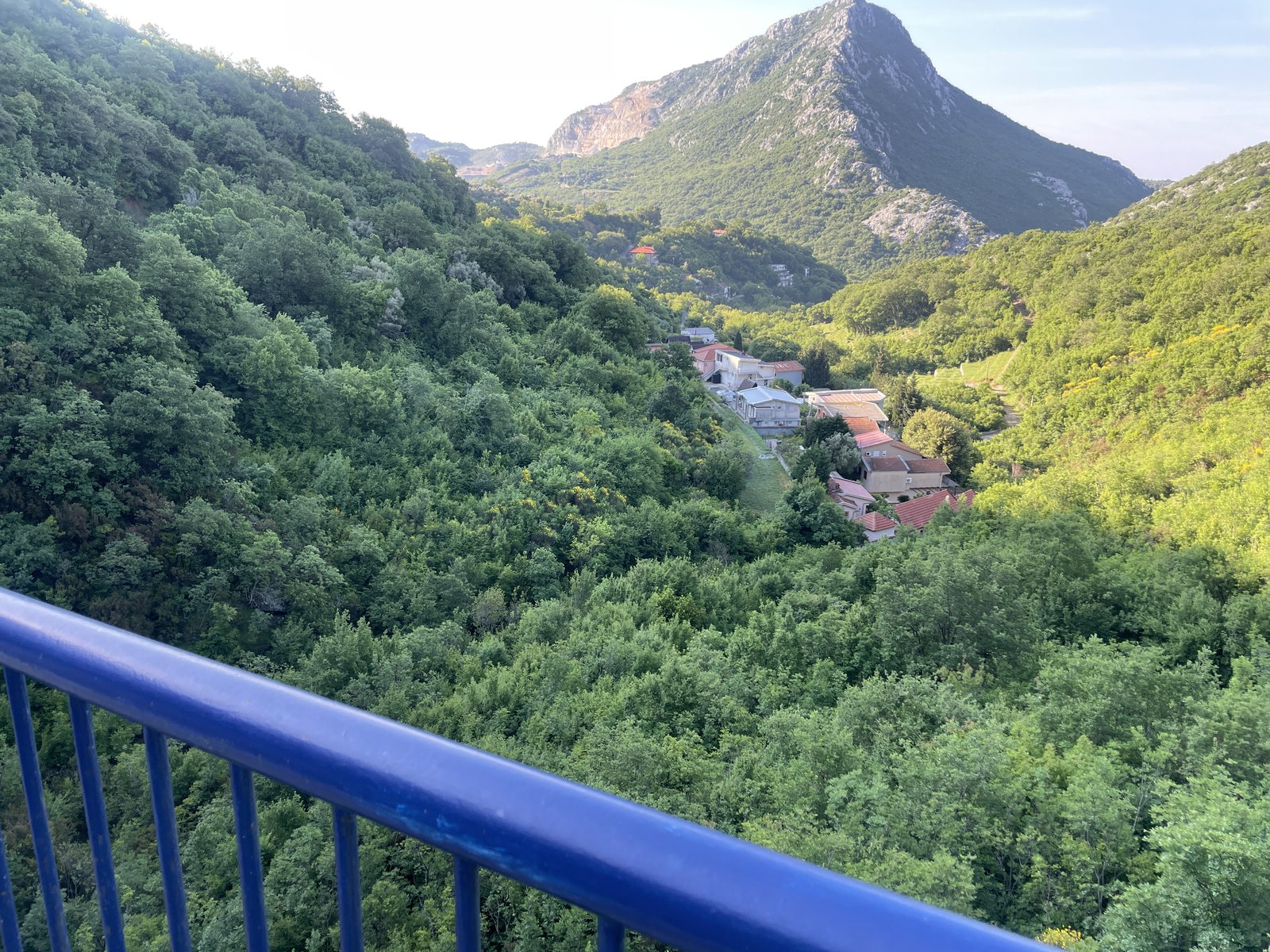 From the coast to the northern mountains · Photo 2