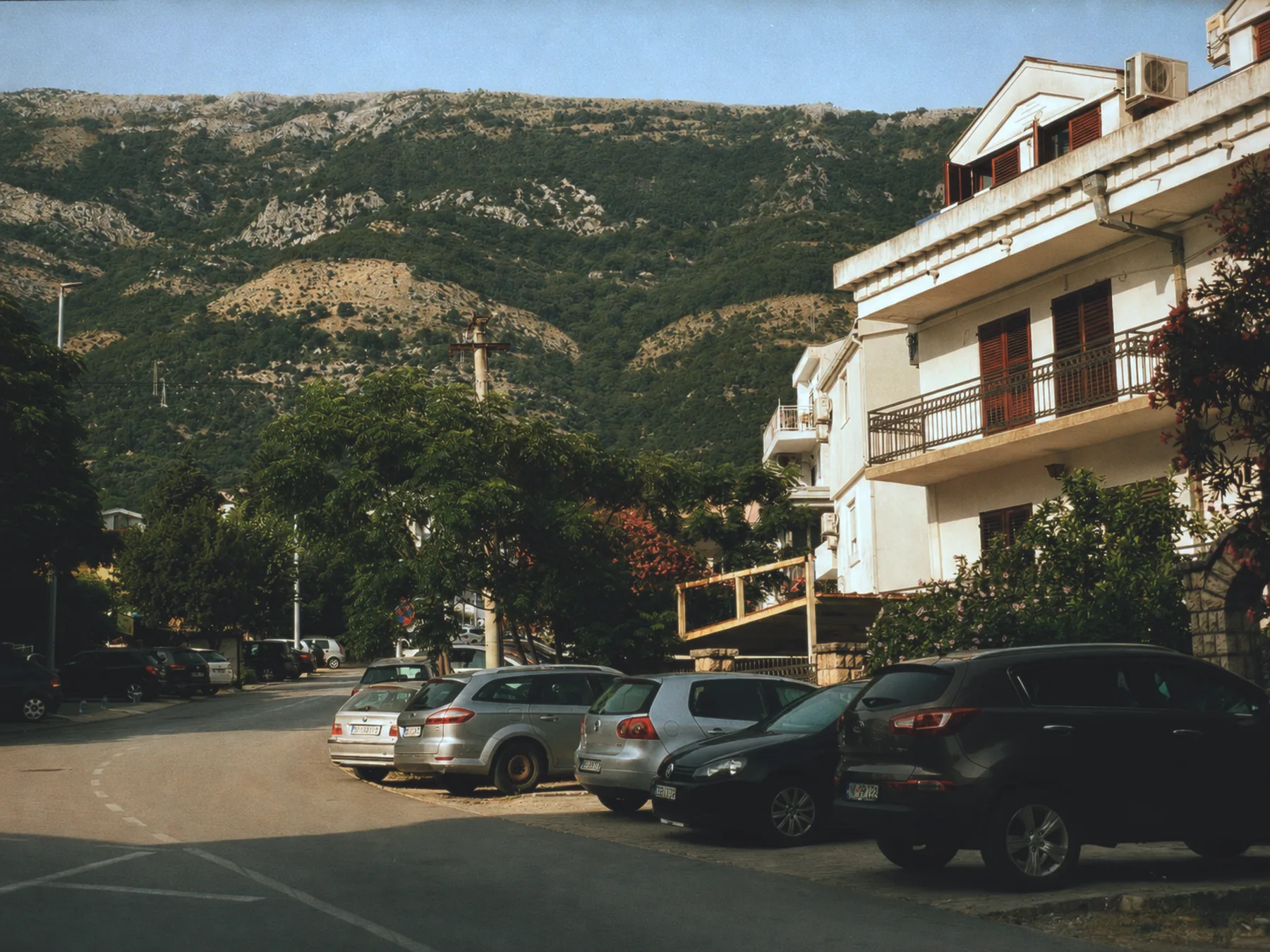 Route through Sutomore